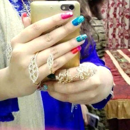 : تجھ پہ مقدر مہربان ھے شاید😍 ورنہ ہم کسی کومیسر نہیں ہوتے😌 -