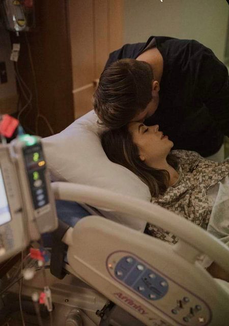 یہ احترامِ جنوں ہے کہ سِی لیا دامن🥀
 وگرنہ ایک تماشہ سا کُو بہ کُو کرتے🔥 Mahii 💔