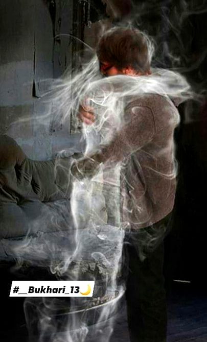 لوگوں کو نھیں علم کے آپ دیکھتی ہو مجھے
😭😞کہتے ہیں میں دیواروں سے بات کرتا ہوں 