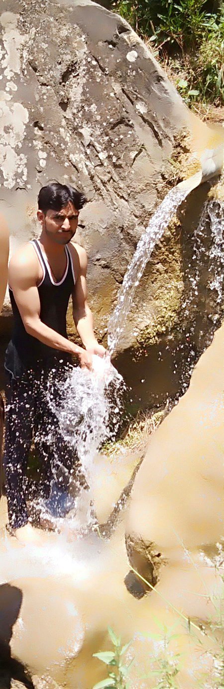 ہر صبح میں غصہ نہ کرنے اور پرسکون دن گزارنے کا فیصلہ کرتا ہوں، اور پھر میں کچھ احمقوں سے ملتا ہوں جو اسے ناممکن بنا دیتے ہیں۔🙂