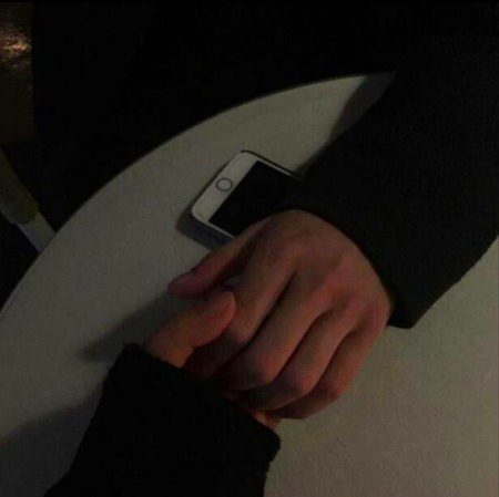 ایک ہی شخص میری دعاؤں کا محور ٹھہرا
وہ میری صبح میری شام میری کائنات ٹھہرا
دل دھڑکتا ہے تو دھڑکن میں وہی شامل ہے
وہ میری روح میں شامل میری زندگی ٹھہرا ❤️🌺۔۔۔