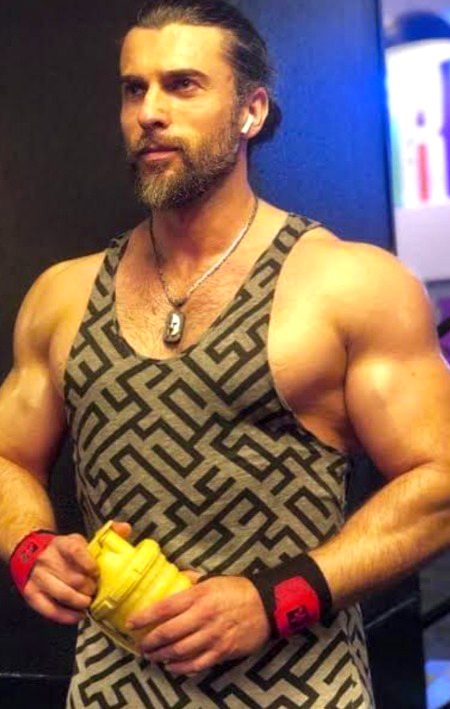 Turkish Celebs image