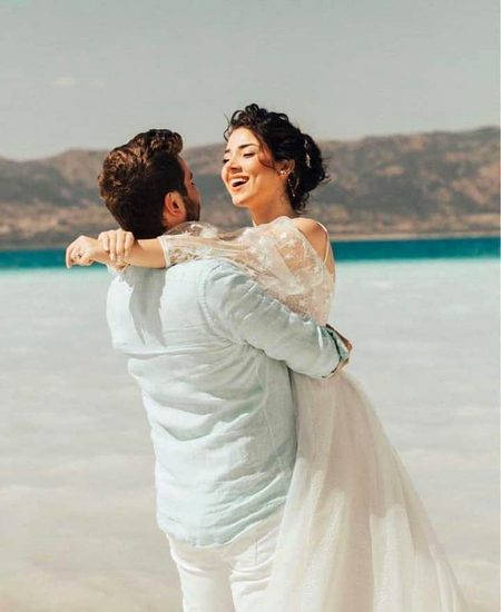 تیرا حق ہے مجھ پہ اور تیرا ہی رہے گا 😘
محبت کوئی عید نہیں ✌
جو ہر کسی کے گلے ملی جائے ❣
❤️
❤