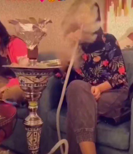 Zindagi bhi is shesha k dhouwa k thara hain khatm hoti jaa rhi..βπ₯