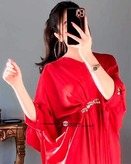 پھر یہ سوچا نہیں کرتے کہ میسر ہے کسے ایک چیز کو رّد کر کے پھینک دیا اگر۔۔ ✨