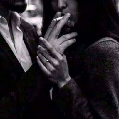 میں بہت خراب ہوں..!!  زمانہ صاف ہے ..
مجھ سے حیا بھی کیجیۓ اور اجتناب بھی..