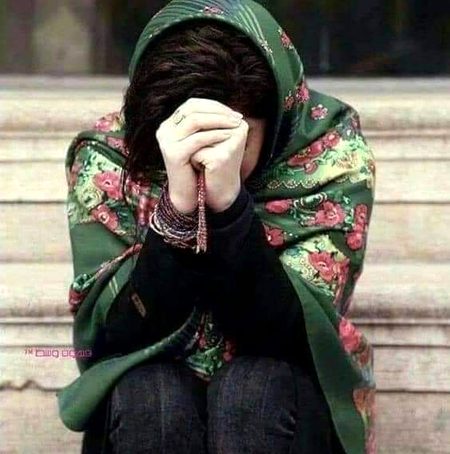 Aftri k intezar ma bete hu binte Adam,