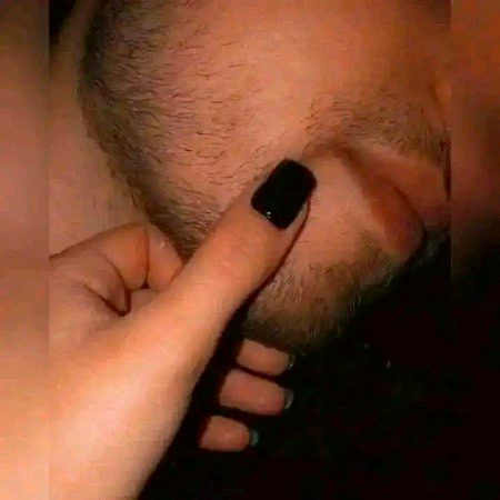 تیری آنکھوں میں وہ کشش ہے کہ لفظ بھی خود کو کم محسوس کرتے ہیں۔