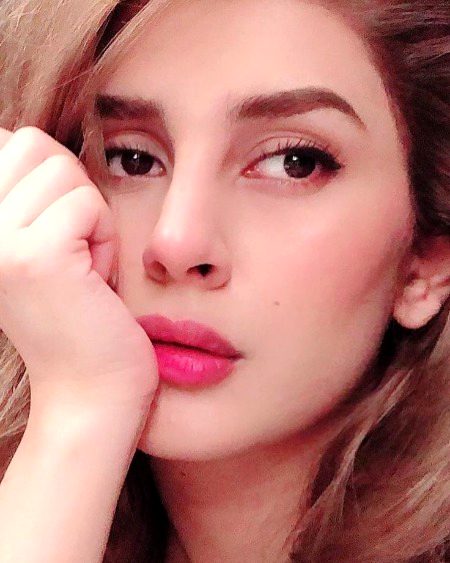 Kubra khan