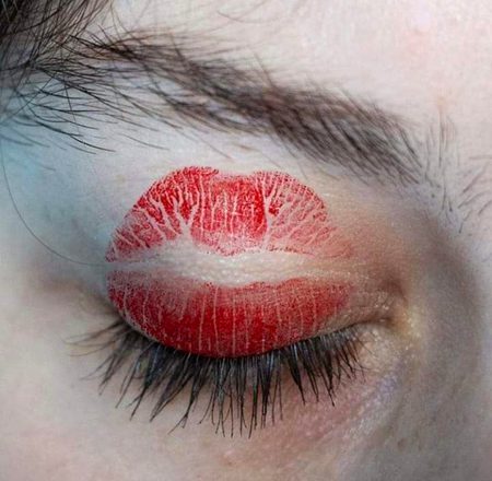 کاش تم میرے ہوتے
یا پھر ملے ہی نہ ہوتے🔥 Mahii 💔