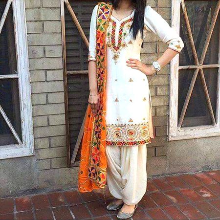 💞زمانے میں آئے ہو تو جینے کا ہنر  رکھنا💞
💞دشمن سے کوئی خطرہ نہیں بس اپنوں پہ نظر رکھنا💞
