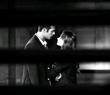 دنیا میں اگر کسی چیز کو اتنی شدت سے میں نے چاہا ہے تو وہ صرف اور صرف تم ہو 
اور دنیا میں کسی چیز نے  مجھے شدید غم دیا ہے تو وہ بھی صرف اور صرف  تم ہو 
💔🥀