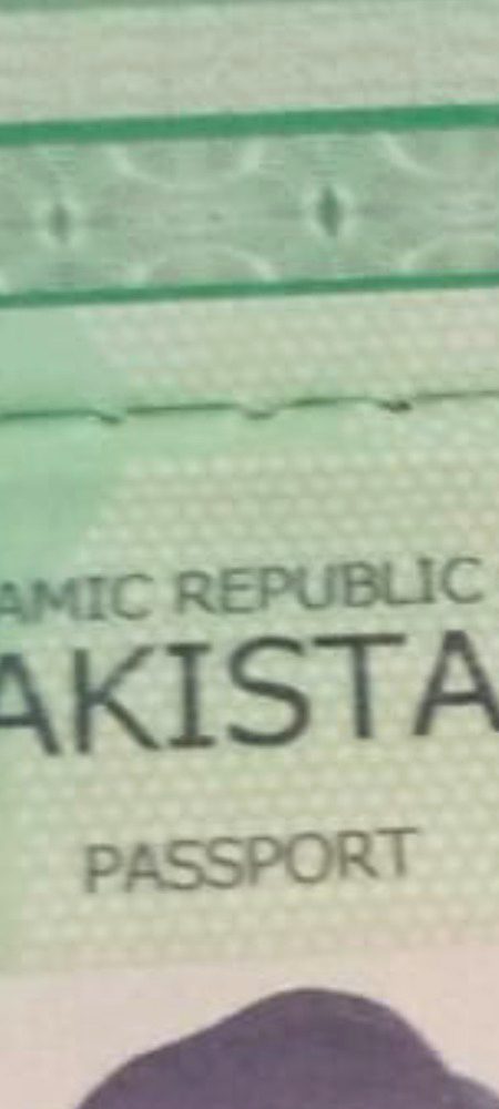 me ja rahi hu yaha se full pasport ki pic share ni ki sorry khyal rakhna sb 💞