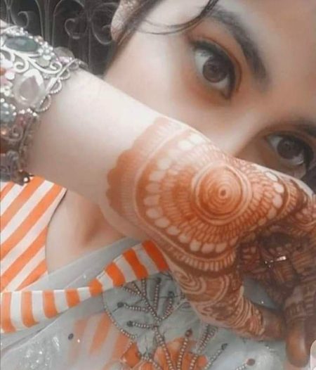 اس بار وہ عید کی تصویر کسی اور کو بھیجے گی👉👰
اس بار کوئی اور اسے بتائے گا پیاری لگ رہی ہو 🖤HaYe QismaT 😥😥 Umaar