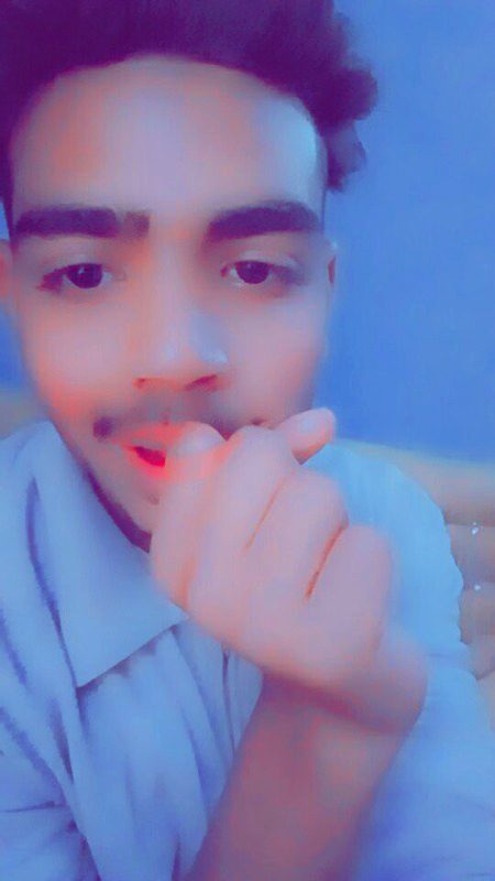 وه پوچھتے ھیں _____ ھم سے کیا ھوا ھے
کیسے بتائیں انھیں کے انھی سے عشق ھوا ھے  ❤️  A😘