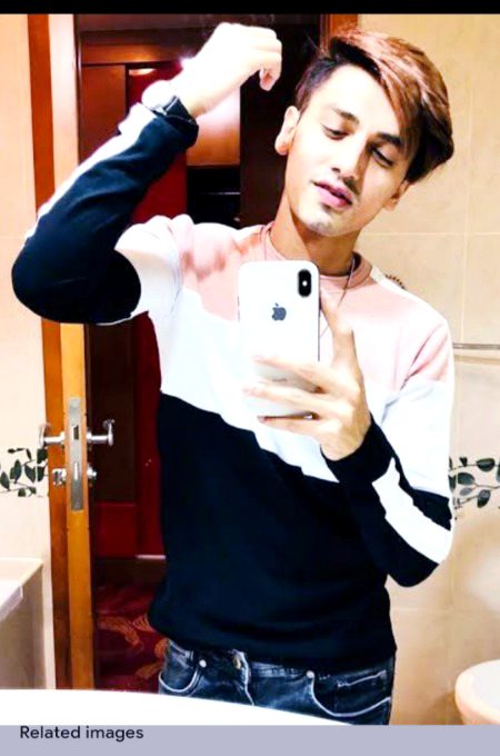 ہے attitude کسی کے پاس ego  کسی کے پاس 🔥🔥
ہمارے پاس تو ایک دل ہے اور وہ بڑا کیوٹ ہے 👁️👁️