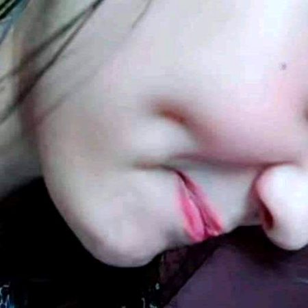 Loog  jaane  gein  tujhy 
Mera  hawala dy kar 
Mera  hona  hi  tery  hony  ki  nishani  hoga 👍