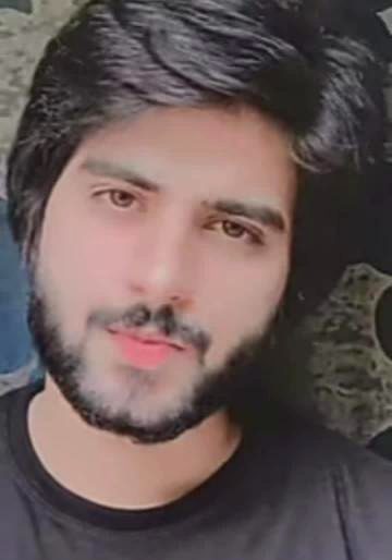 تیرے بعد میرے چہرے پہ کچھ نہ تھا 
بس! اک دھندلا سا تبسم، اک تھکی سے دلبری