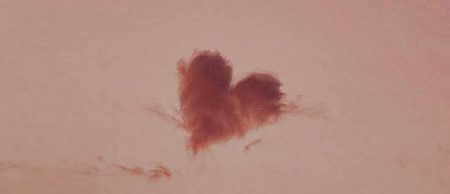 جھوٹے وعدوں کی لذتیں " مت پوچھ 
ملی ہیں کتنی اذیتیں " مت پوچھ 
وقت کی رفتار سے بلا کون الجھے 
لمحے لمحے کی باتیں " مت پوچھ
ہماری کوئی ادا بھی انہیں پسند نہیں
کتنی بدلی ہیں عادتیں "مت پوچھ 
ہم بھول گئے یا وہ یاد ہیں کچھ کچھ 
اے ہجر تُو حقیقتیں " مت پوچھ 
ہم سن کے ان سنا جو کر دیتے ہیں 
کیسی ہیں " ان سے عداوتیں " مت پوچھ
🖤