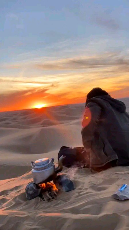 زیادہ غور کریں گے تو سب کے مطلبی چہرے دکھائی دینے لگیں گے، بھرم رہنے دو کہ سبھی اپنے ہیں .....!!!