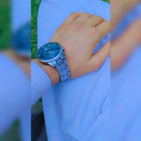 Zindagi guzarti hy madushi k alam mein💞
Uski khushbo aj b mre sanso mein mehakti hy💞🔥
poet by Srk💞🔥