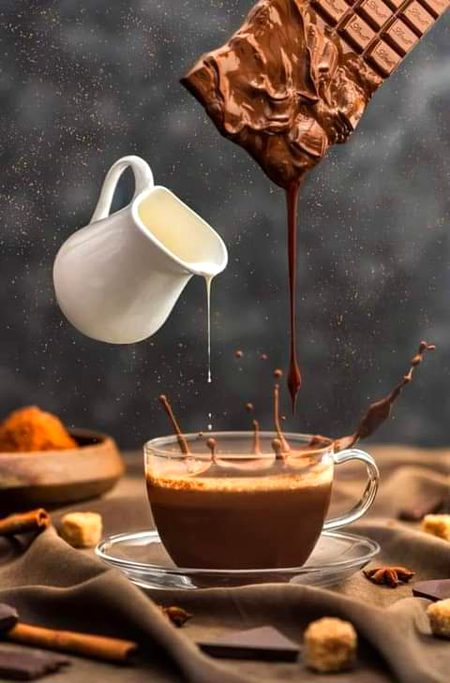 جس پہ تعویذ بھی___اثر نہیں کرتے 
اسے ہمارے ہاتھ کی چائے پلائی جائے🧡🔥❤