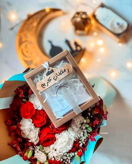 Wish your family and friends Ramadan mubarik 2021 with this picture greeting . Ramzan is a month for spirituality,peace,and seeking Allah's bleesings!!!❤❤
