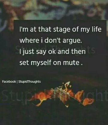 مجھ سے مخلص تھا نہ واقف میرے جزبات سے تھا ٠٠٠٠اسکا رشتہ تو فقط اپنے مفادات سے تھا ٠٠٠اب جو بچھڑا ہے تو کیا روٸیں جداٸی پہ اسکی ٠٠٠یہ اندیشہ تو ہمیں پہلی ملاقات سے تھا