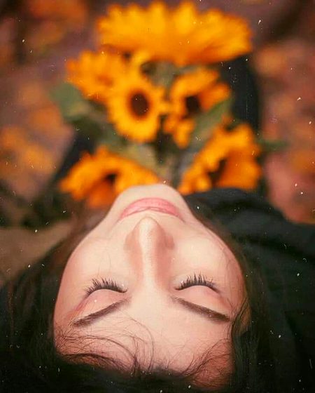 میں تو ہر موڑ پہ میسر تھا تم کو.
پتہ نہیں تُو نے کیسے گنوا دیا مجھ کو🔥 Mahii 💔