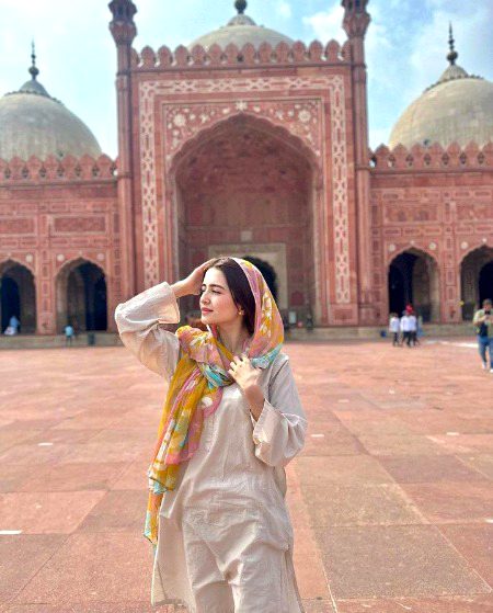 Pakistani Celebs image