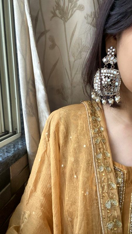 Sub apna nazariya apna pas rakho hum apna nazariya rakhta hain