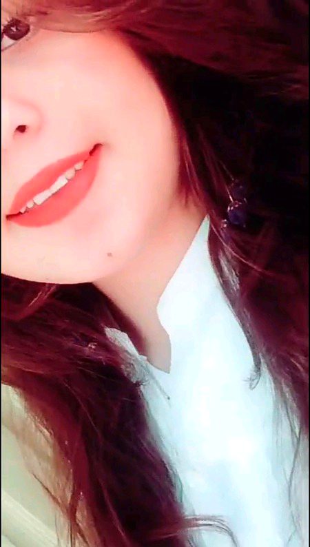 لہجہے کی تلخی ضرور ھے مجھ میں👑
مگر اوروں کی طرح منافق نہیں ہوں میں🔥🎭