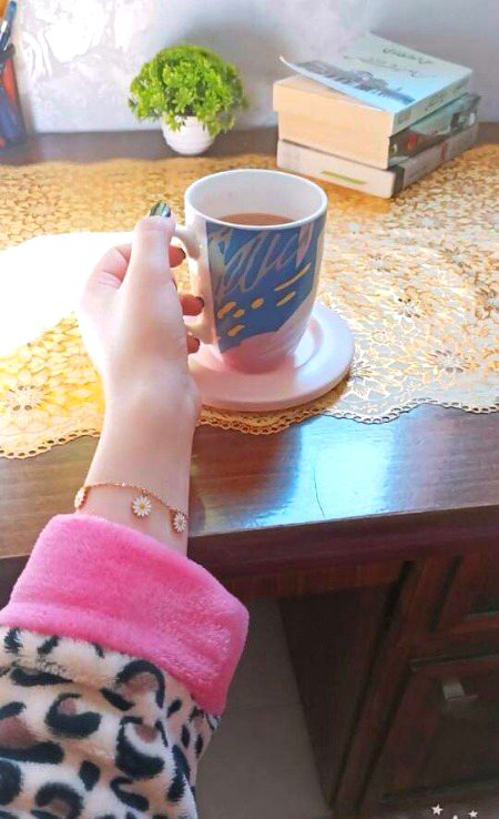 غیر تو غیر ہیں غیروں سے گلاہ کیا 😔😔
اپنے تو اپنے ہیں پر اپنوں سے ملا کیا 🥺