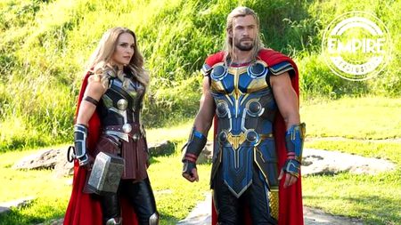 A better look at both Thors😍💖