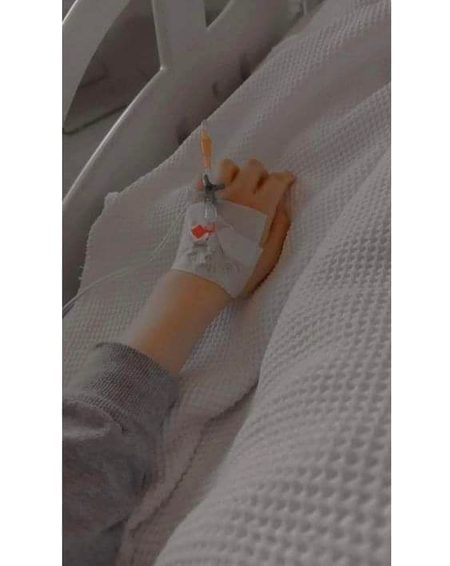 انسان کو کوئی چیز اتنا نہیں بدلتی جتنا اسکے دل پہ گزری ہوئی تکلیفیں اسے بدل دیتی ہیں اور تکلیفیں بھی وہ جو اس نے تنہا جھیلی ہوتی ہیں۔۔🥀
❤️