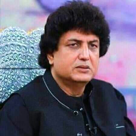 محبت میں عورت سے کوئی جیت نہیں سکا۔۔
اور نفرت میں عورت کو کوئی ہرا نہیں پایا۔۔
❤❤❤
خلیل الرحمن قمر