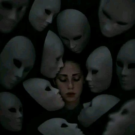 اور پھر دنیا کا سب سے بڑا جھوٹ تو یہ ہے کہ ہم تمہاری تکلیف کو سمجھ سکتے ہیں 
💔