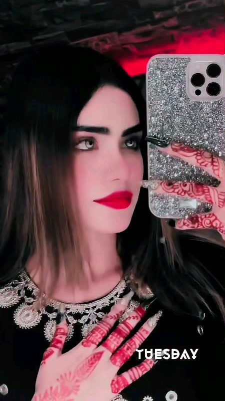 عید آئی ہے ، مسرت کی پیا می بن کر
وہ مسرت جو تیری عید سے وابستہ ہے
🔥