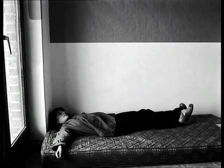 ہمارے ہاتھوں میں کوئی بخت لکھا ہی نہیں ، ہم لوگ صرف آزمائش کے لیے پیدا ہوۓ ہیں 
💔