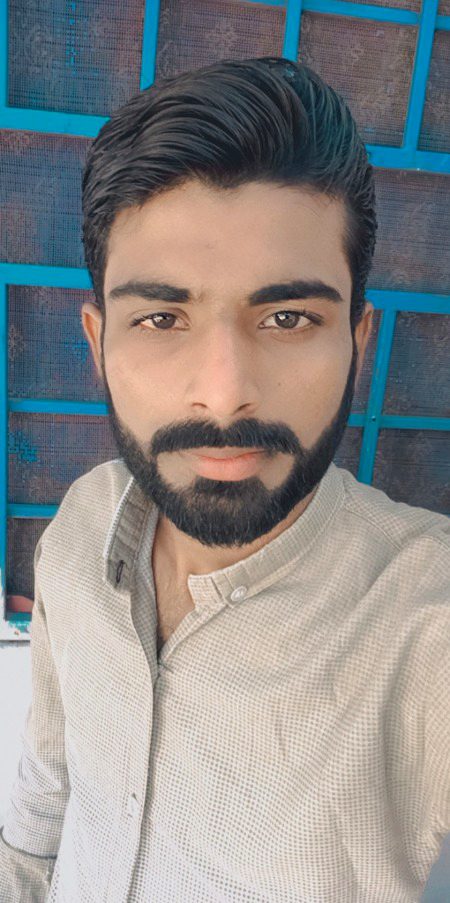 جس شخص نے مجھ کو، جو یوں بھلا دیا
میں پھر رہا ہوں پاگل، اس شخص کی یاد میں...