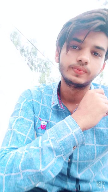 دل یہ کہتا ہے کہ شاید ہے فسردہ تو بھی 
دل کی کیا بات کریں دل تو ہے ناداں جاناں 
ہم کہ روٹھی ہوئی رت کو بھی منا لیتے تھے 
ہم نے دیکھا ہی نہ تھا موسم ہجراں جاناں
 ❤️