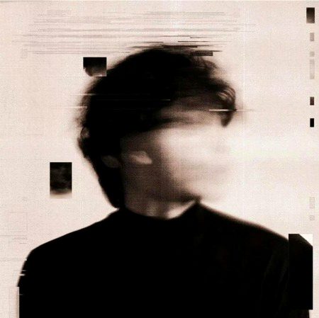 میں جو لکھتا ہوں وہ میری گفتگو سے
مختلف ہوتا ہے، اور میری گفتگو میرے
خیالات سے مختلف