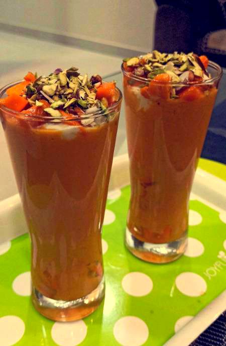 وہ بڑا ستاتا ہےمجھے-دن رات رلاتا ہےمجھے