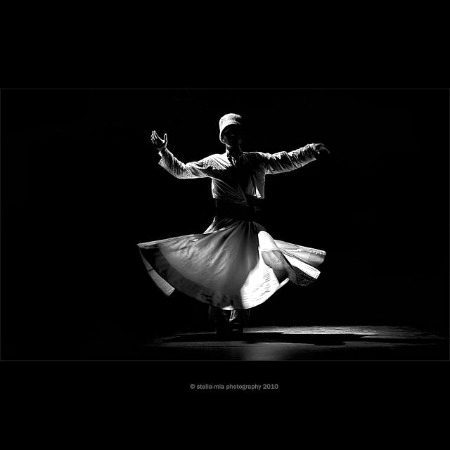 منا رہا ہوں ترے بعد برسیاں اپنی
کہ جی لیا تھا ترے ساتھ جتنا جینا تھا