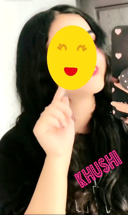 احتراماَََ بچھڑنا پڑا ہم کو☹️
 فیصلہ ہو چکا تھا بڑوں میں 😔💔