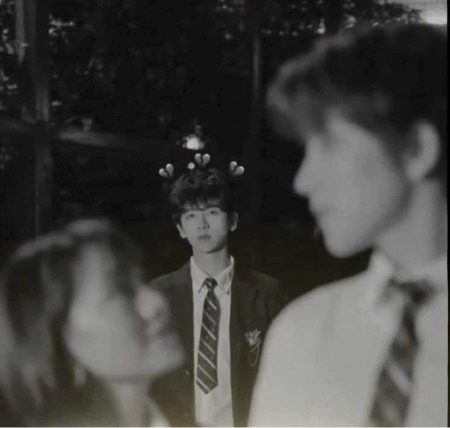 تیسرا شخص 
واجب الـقـتـل ہونا چاہیے