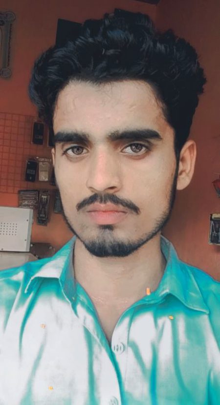 ویسے انمول ہیں کئی پتھر 
 تیرے دل کا مگر جواب نہیں