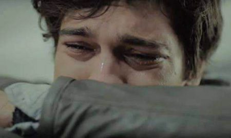 کتنا اذیت ناک وہ لمحہ ہوتا ہے ؟
جس لمحہ میں غصہ اور بے بسی آنکھوں سے پانی بن کر بہہ جاتا ہے 💔😊
ZaRRaaR💔🥀
