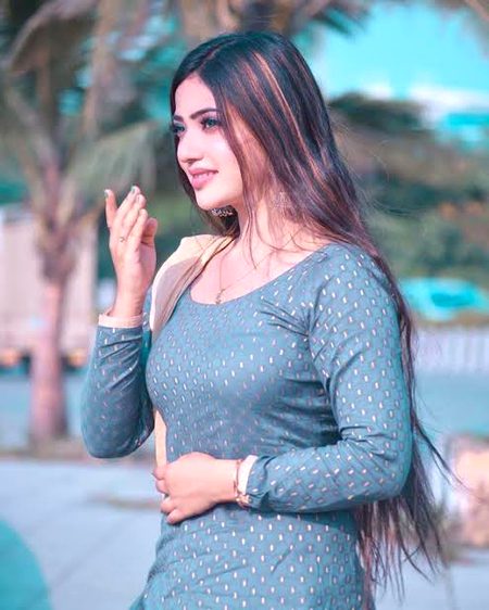 Beautiful People image