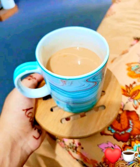 کاش تم اور میں اکٹھے کھڑے ہوں.☺❤ 
اور فقیر آ کر کہے اللّٰہ جوڑی سلامت رکھے☺
میری اور چائے کی آپ کیا سمجھے سرکار.5